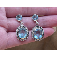 Echt zilveren oorbel stekers met topaas